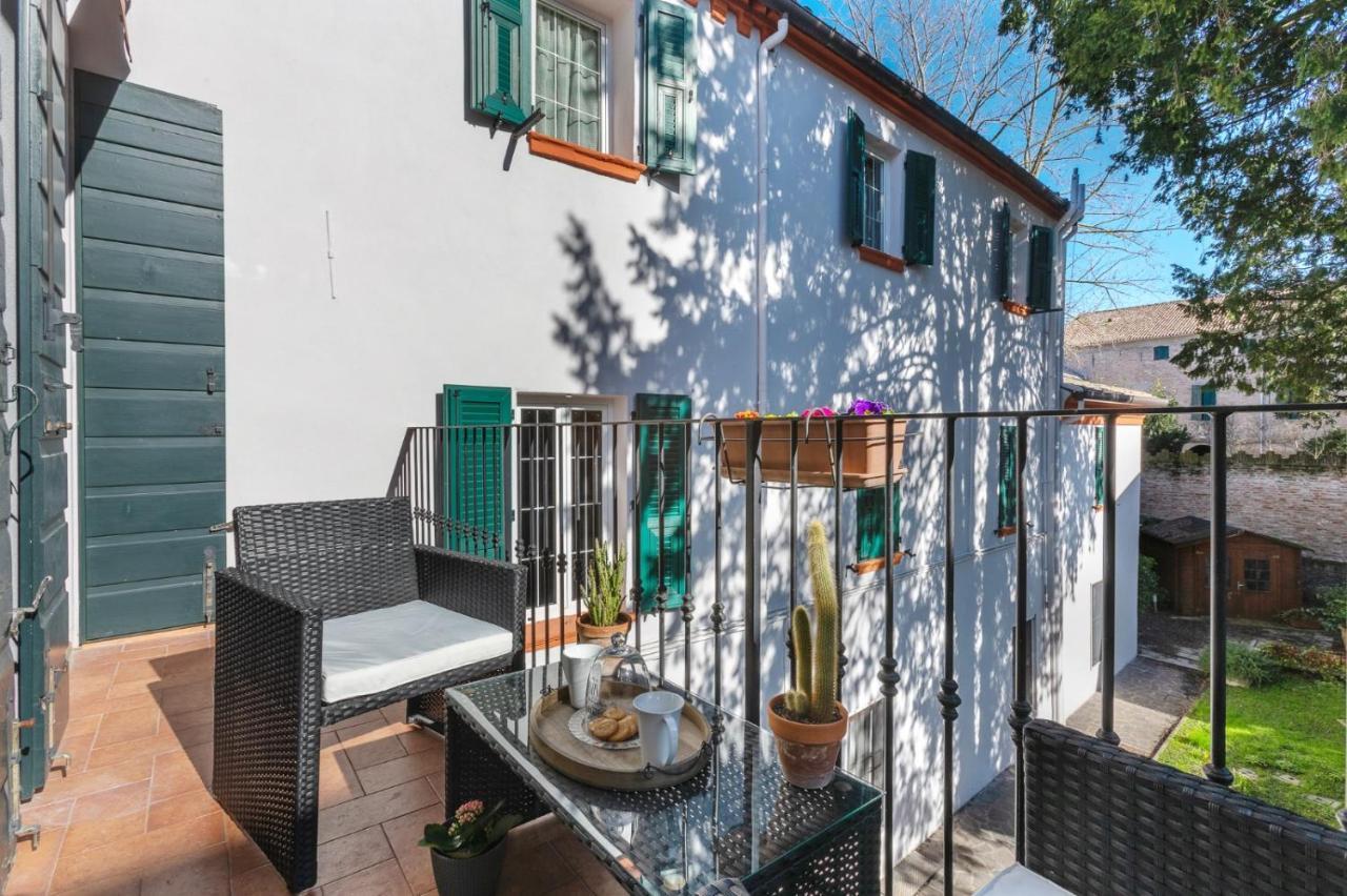 Frescobaldi Aparments! A Casa Di Francesco Apartment Ferrara Bagian luar foto
