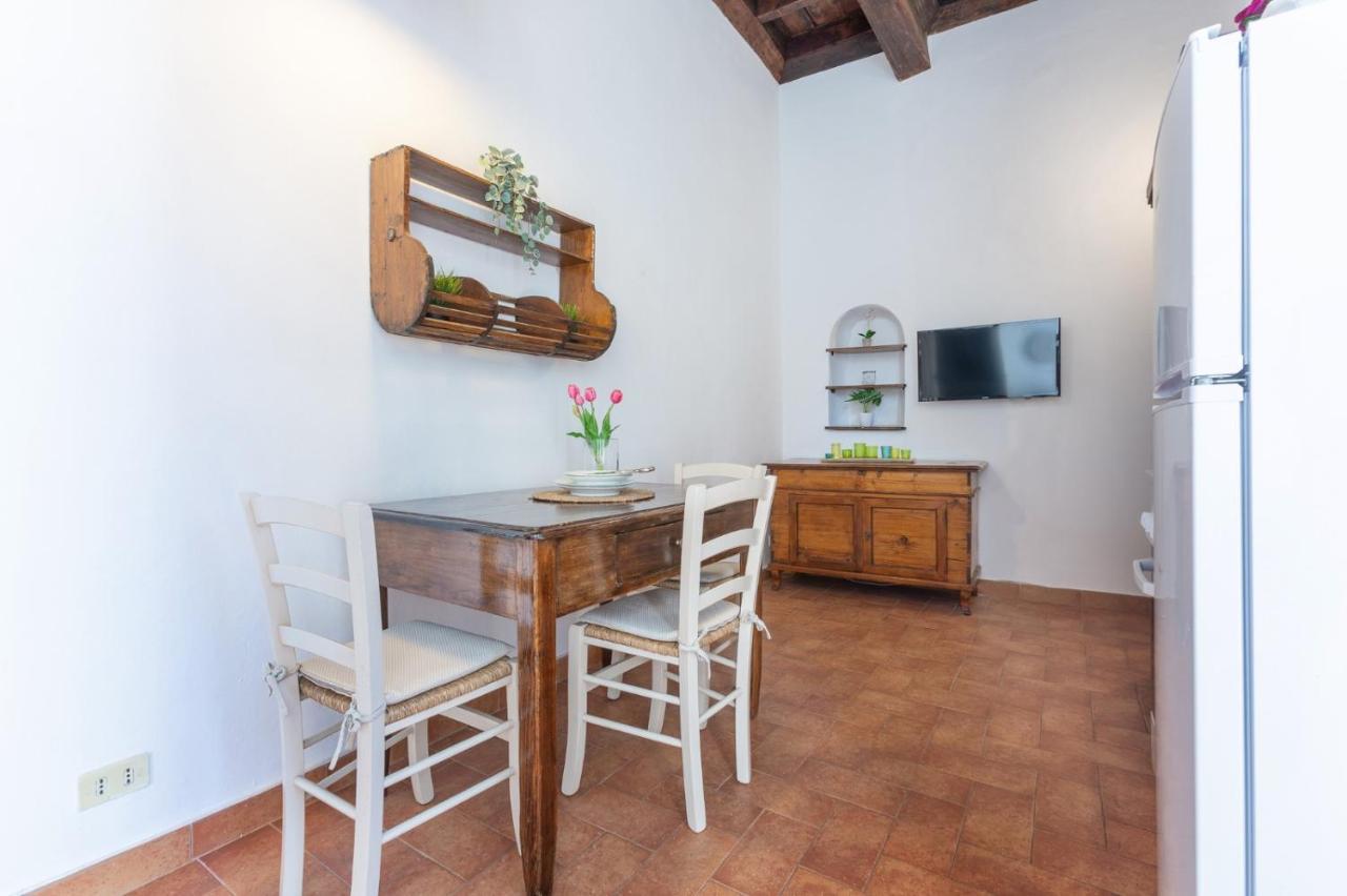 Frescobaldi Aparments! A Casa Di Francesco Apartment Ferrara Bagian luar foto