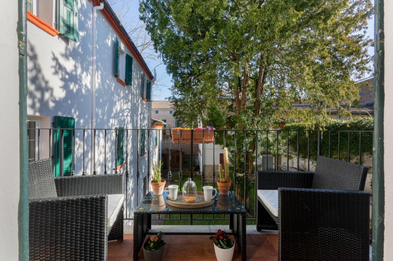 Frescobaldi Aparments! A Casa Di Francesco Apartment Ferrara Bagian luar foto
