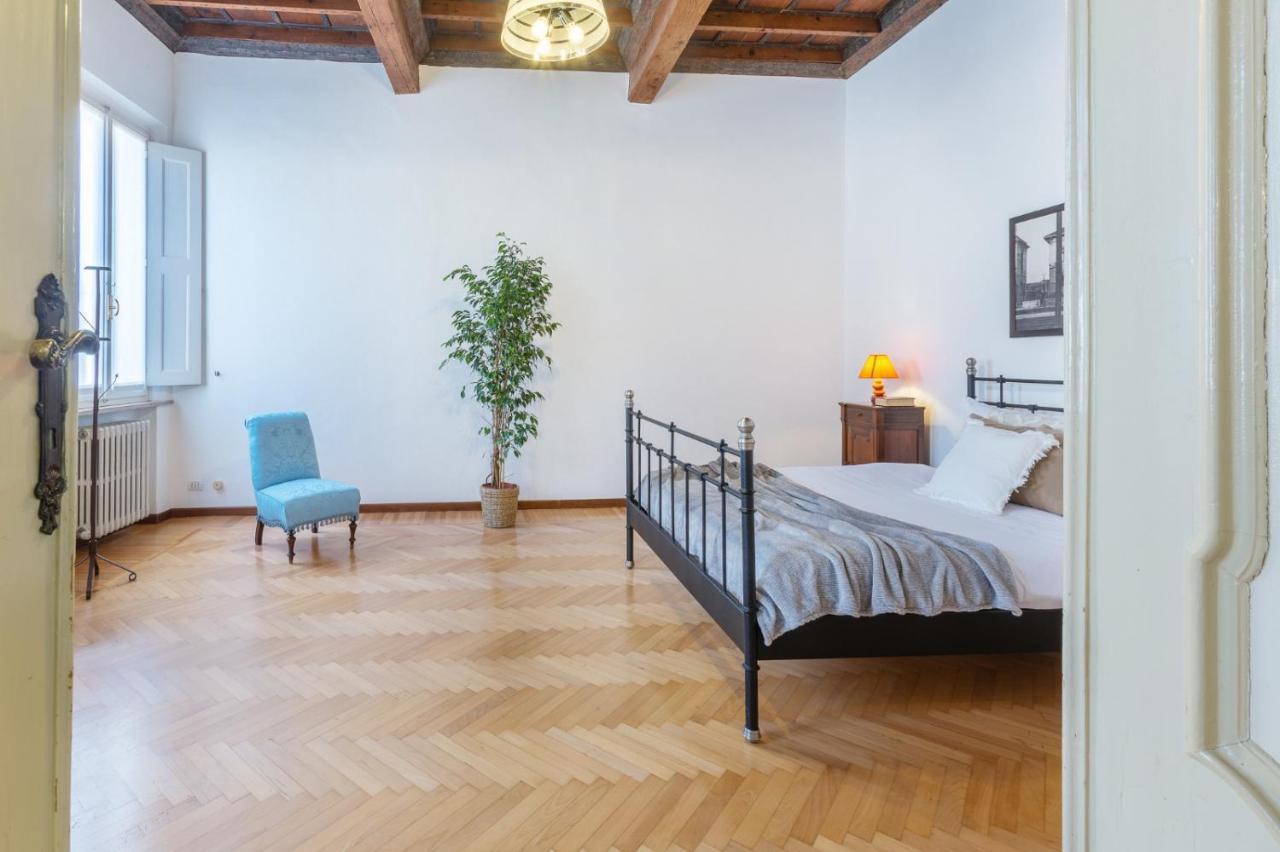 Frescobaldi Aparments! A Casa Di Francesco Apartment Ferrara Bagian luar foto