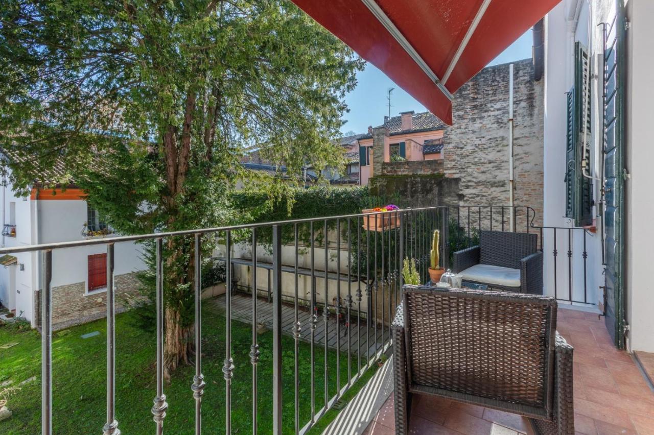 Frescobaldi Aparments! A Casa Di Francesco Apartment Ferrara Bagian luar foto