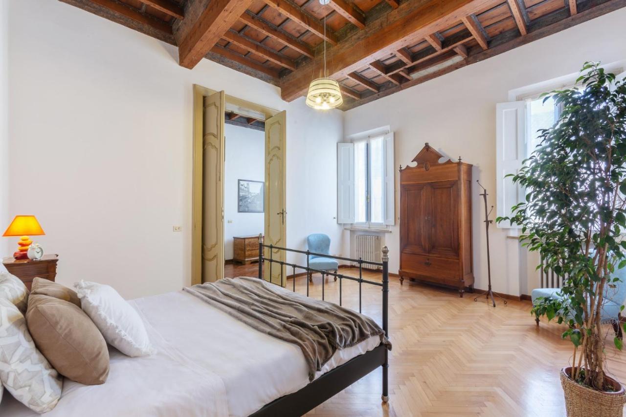 Frescobaldi Aparments! A Casa Di Francesco Apartment Ferrara Bagian luar foto