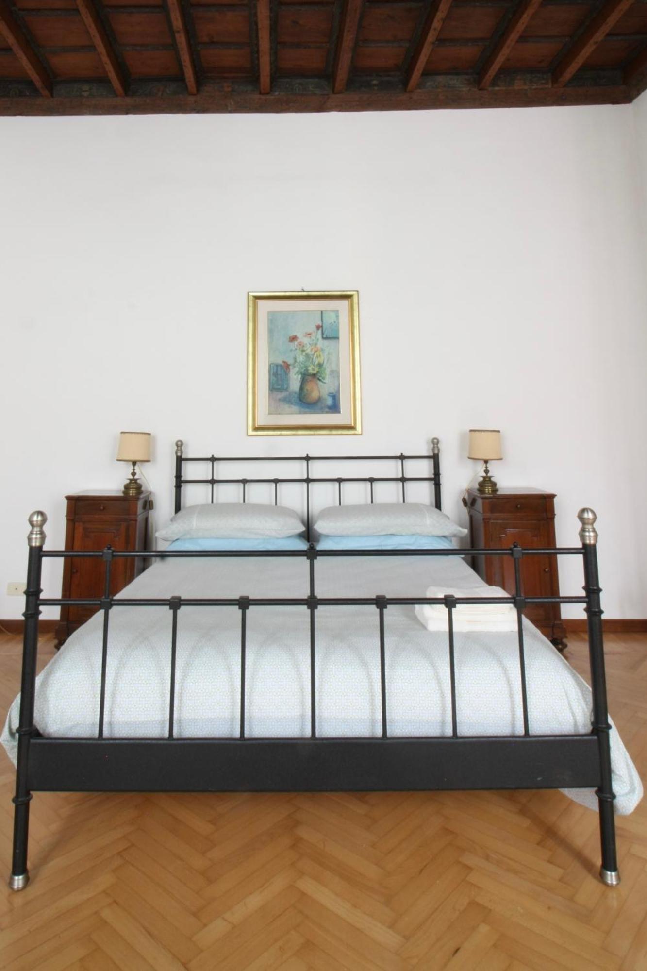 Frescobaldi Aparments! A Casa Di Francesco Apartment Ferrara Bagian luar foto